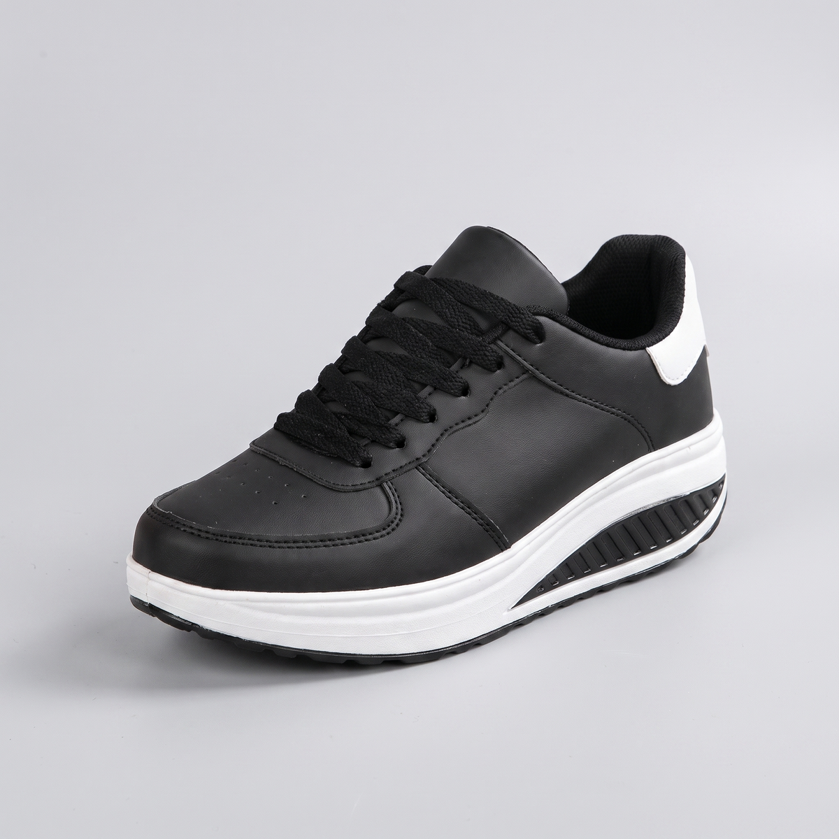 CHLOE LACE-UP SNEAKERS