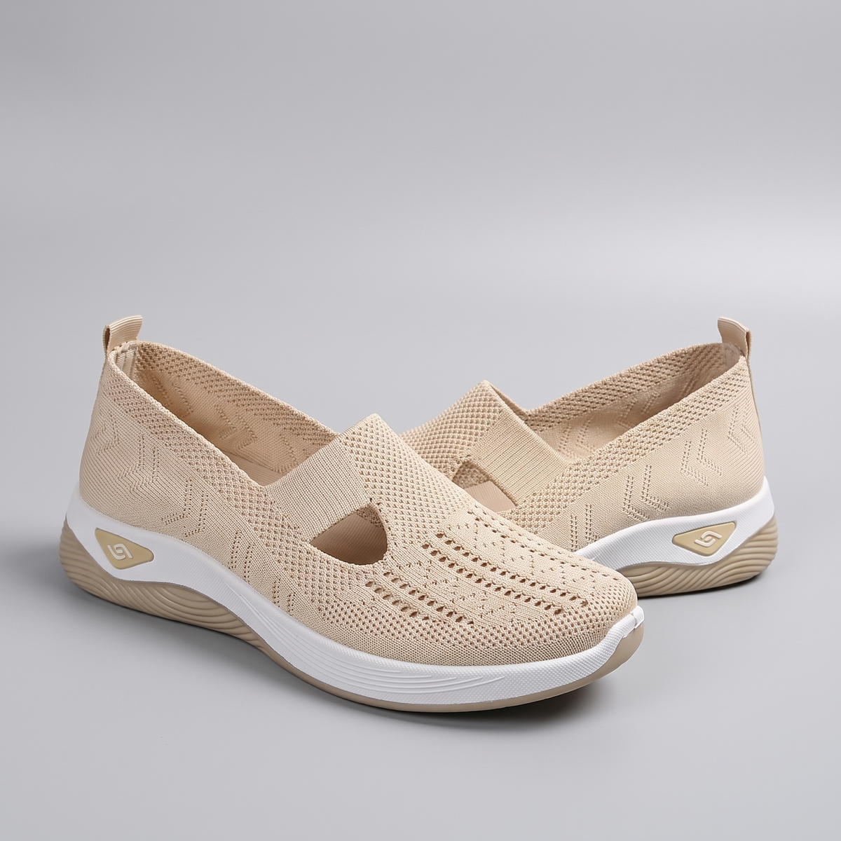 ELARA COMFORT SNEAKER