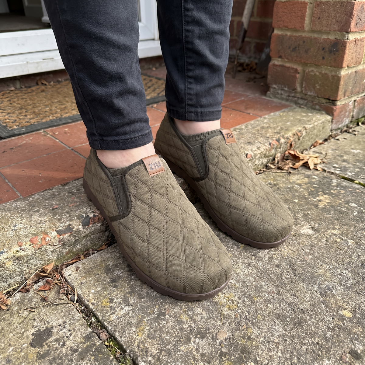 CECILIA CLASSIC COMFORT SHOES