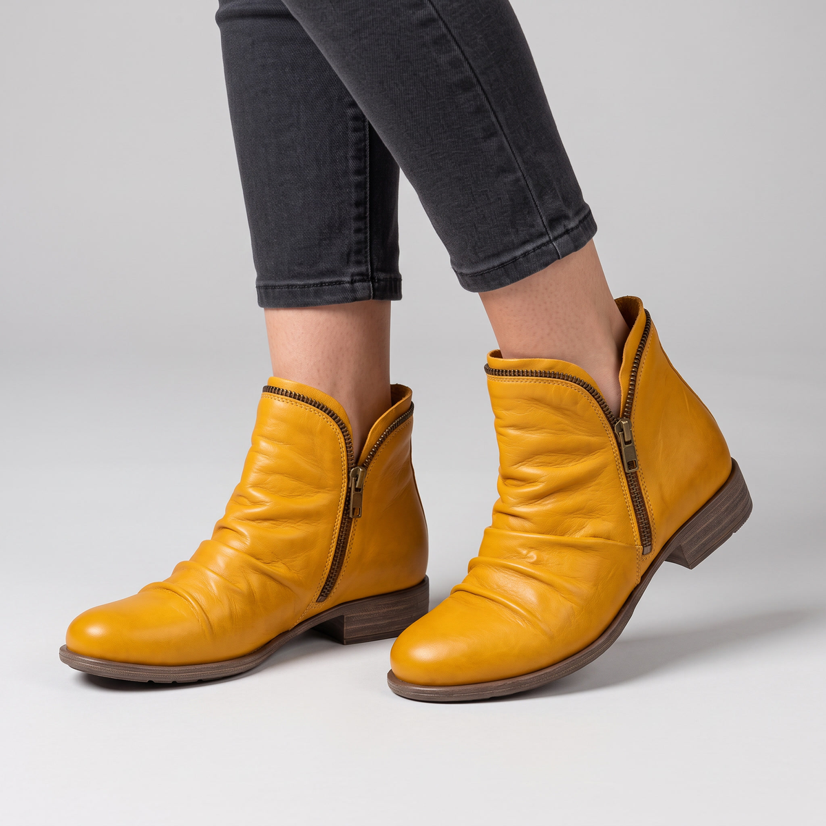 MARLOWE LEATHER CHELSEA BOOTS