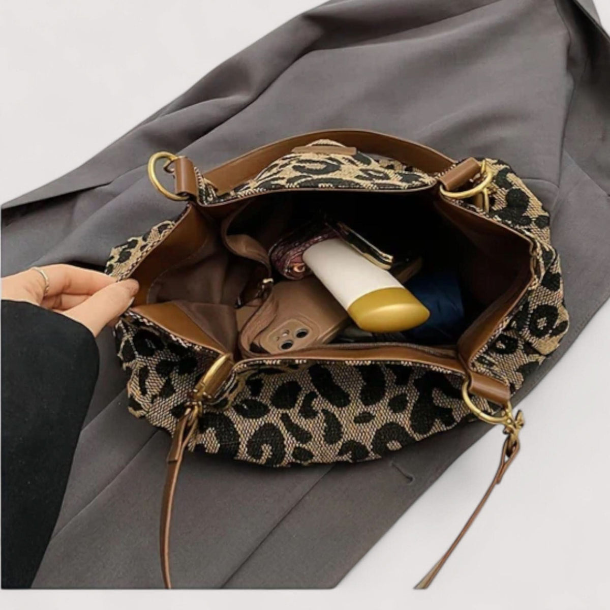 AGNES™ LEOPARD CANVAS BAG