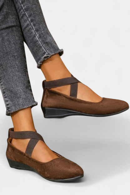 LUCIA SOFT-STEP CASUAL SHOES