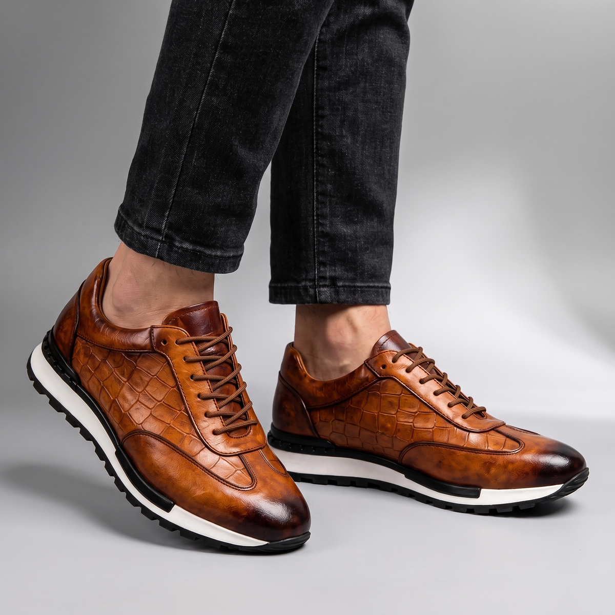 LORENZO LEATHER TRAINERS