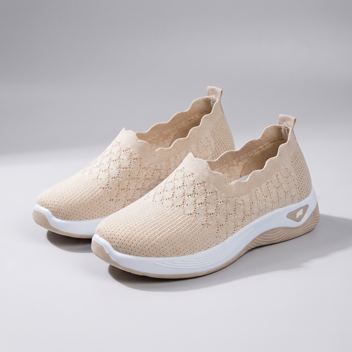 CELESTE COMFORT WALKING SHOES