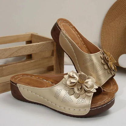 NESSA FLOWER DETAIL COMFORT SANDALS