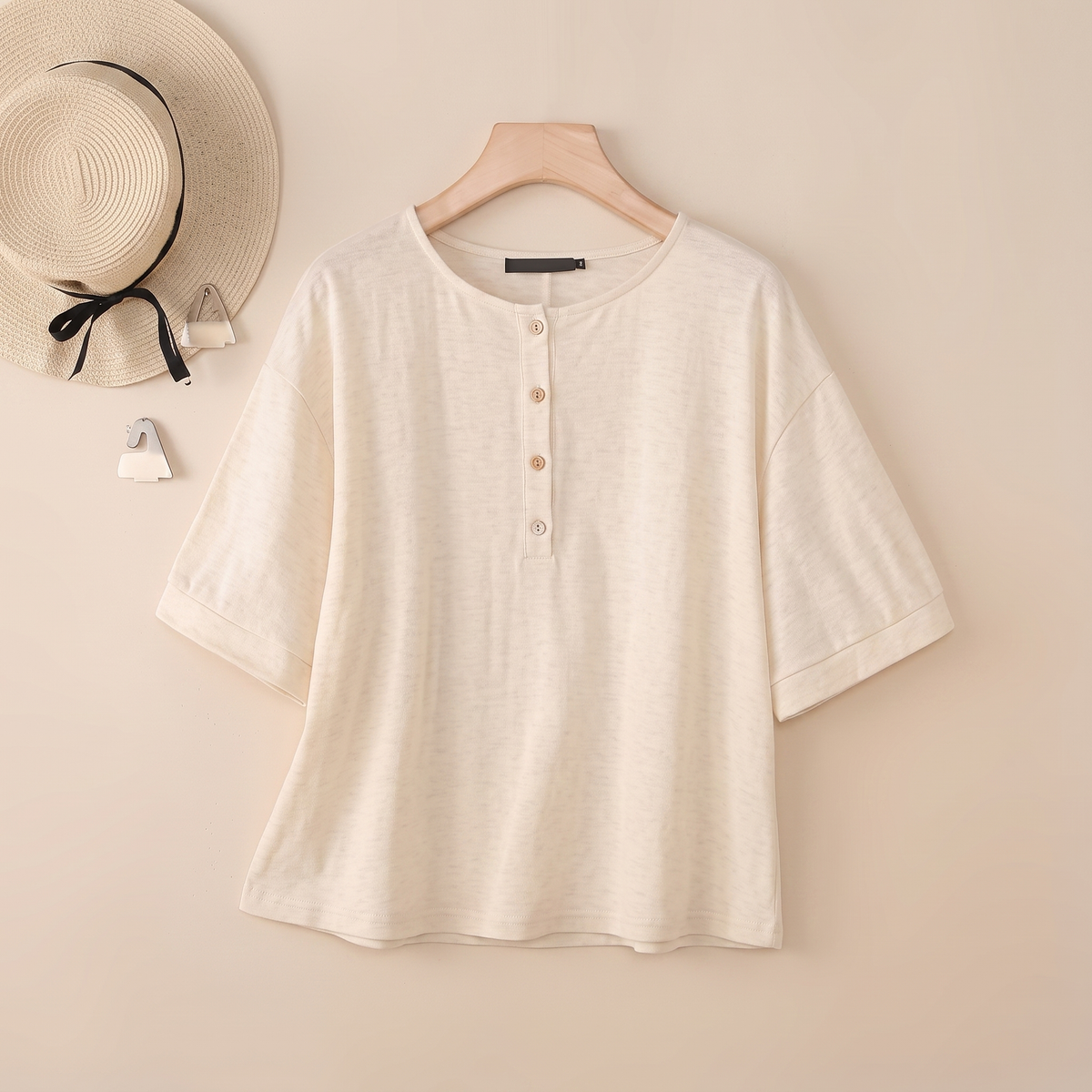 ELLACOMBE SHORT-SLEEVE BUTTON BLOUSE