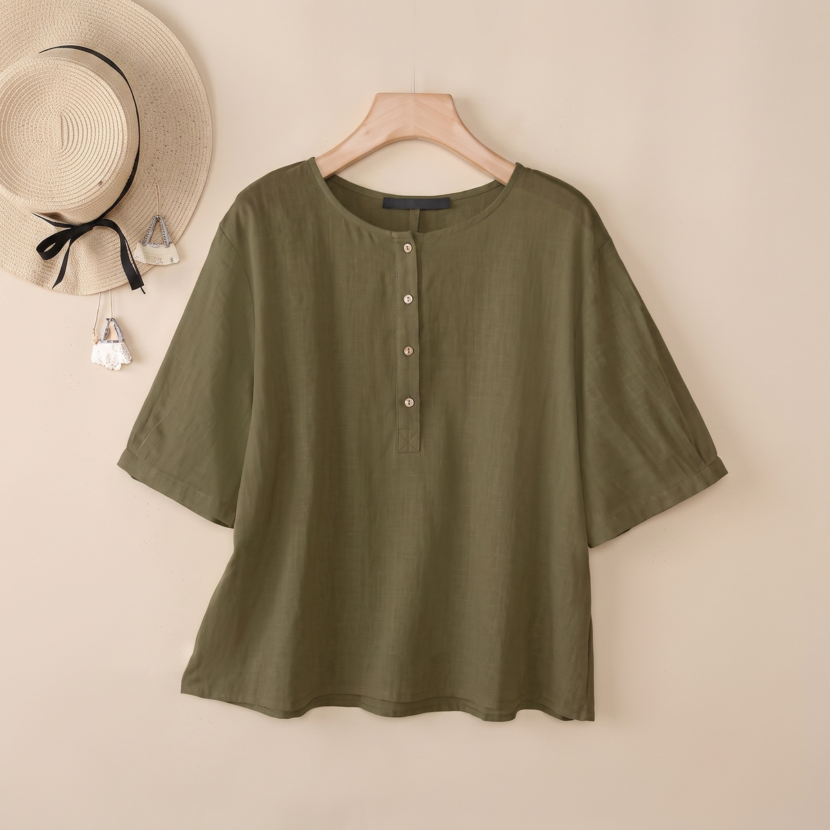 ELLACOMBE SHORT-SLEEVE BUTTON BLOUSE