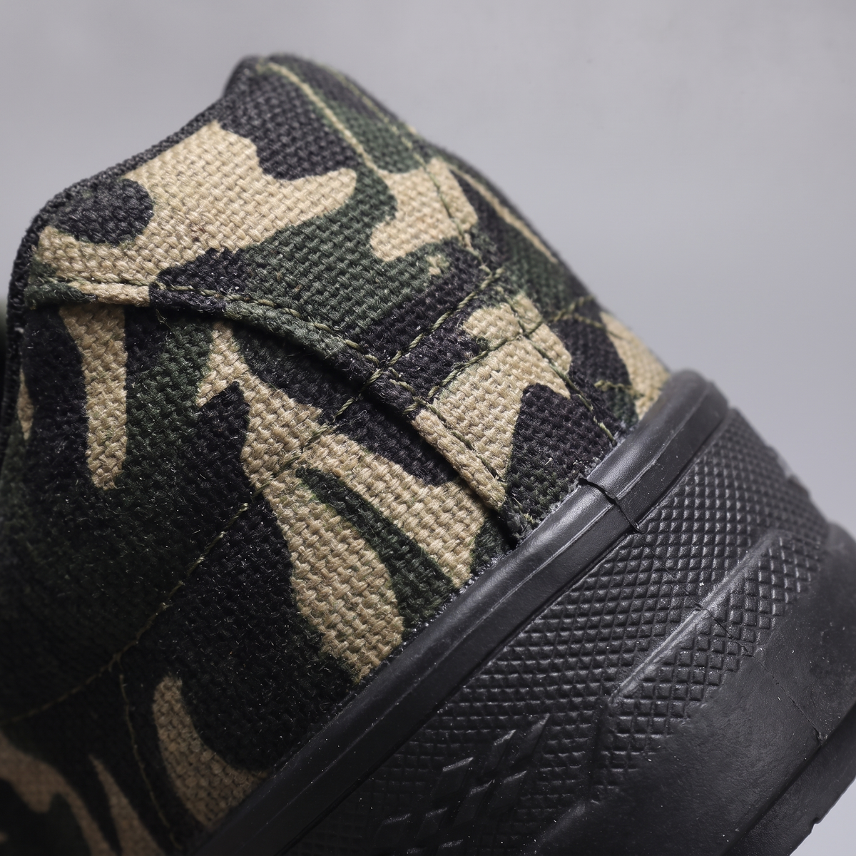 BLACKTHORN CAMO TRAINERS