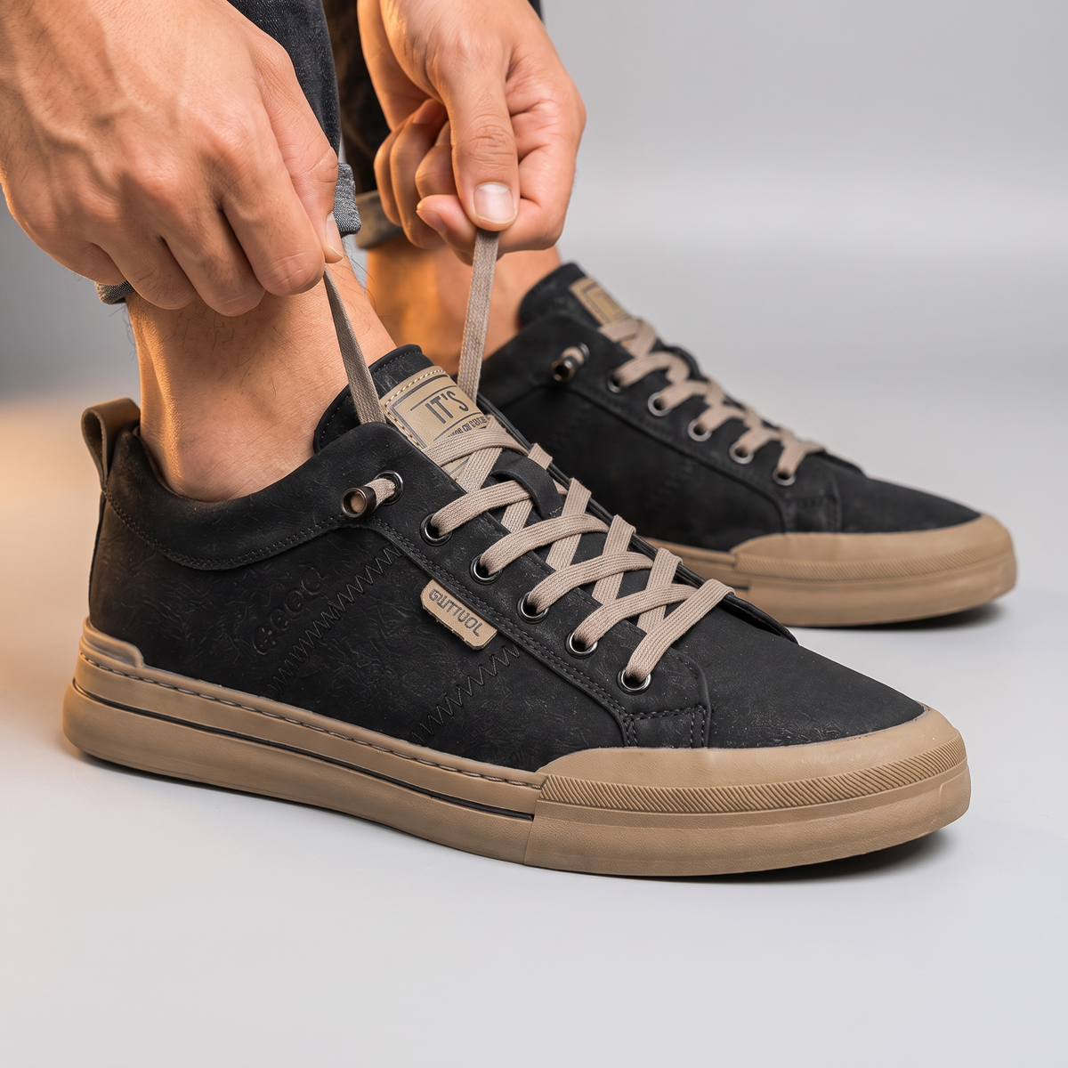 LOXFORD MODERN TRAINERS