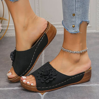 NESSA FLOWER DETAIL COMFORT SANDALS
