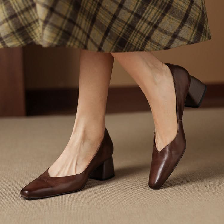 LIVIA LUXE PUMPS