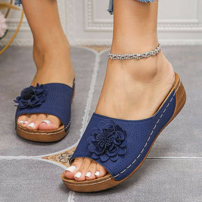 NESSA FLOWER DETAIL COMFORT SANDALS