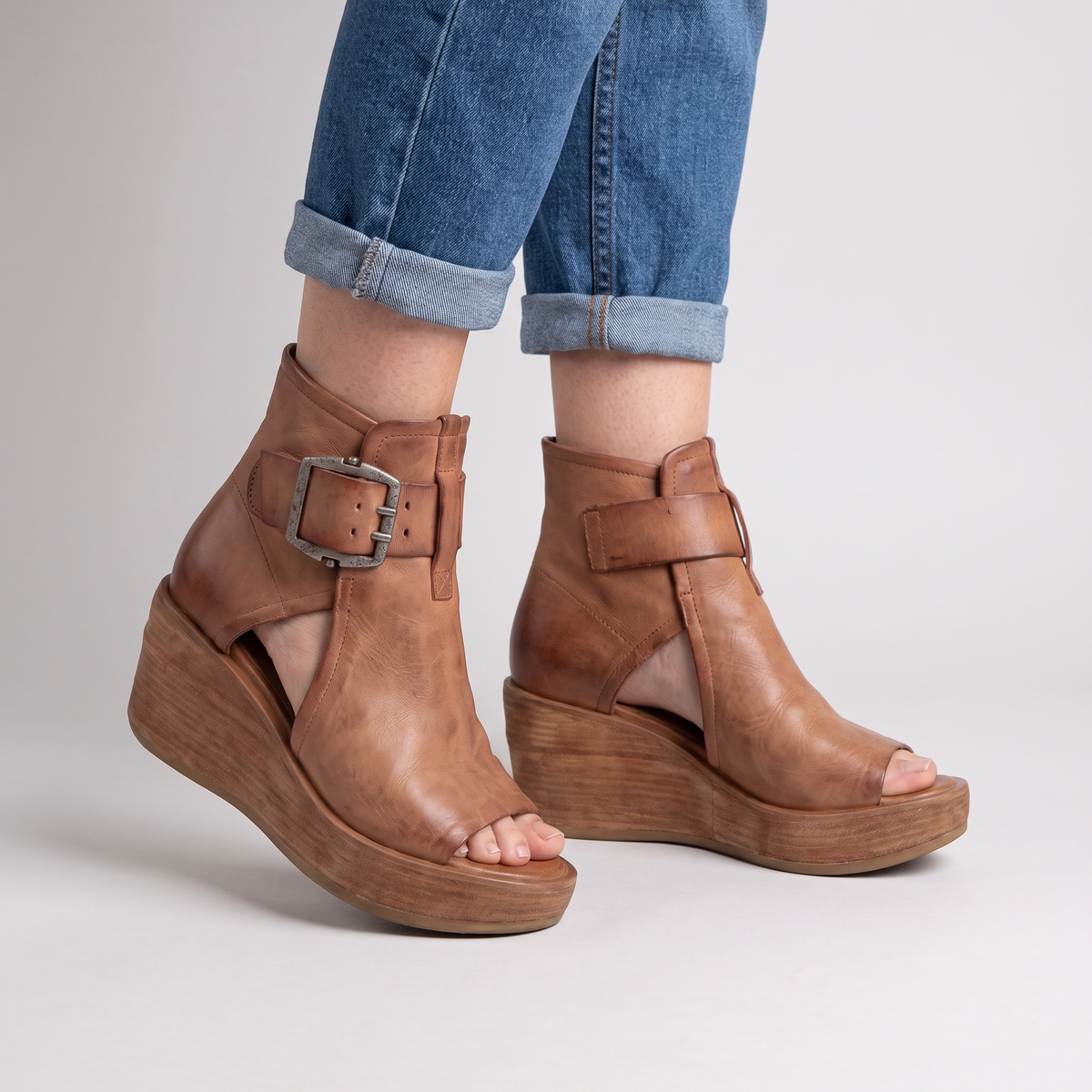 BELLWICK SUMMER WEDGE BOOTS