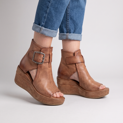 BELLWICK SUMMER WEDGE BOOTS